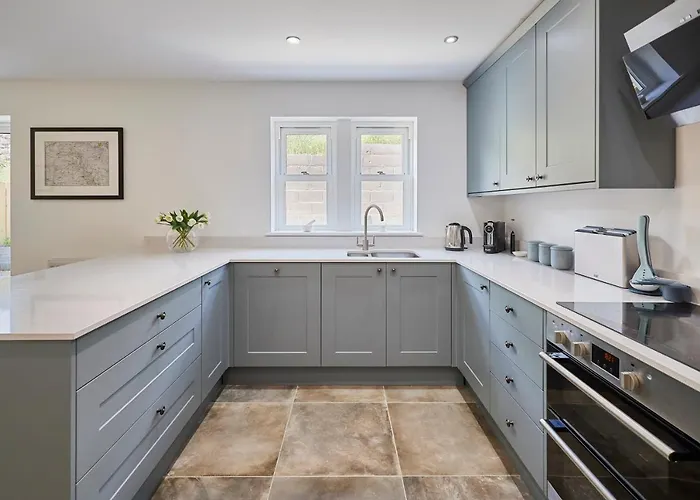 Host & - Clackgill *