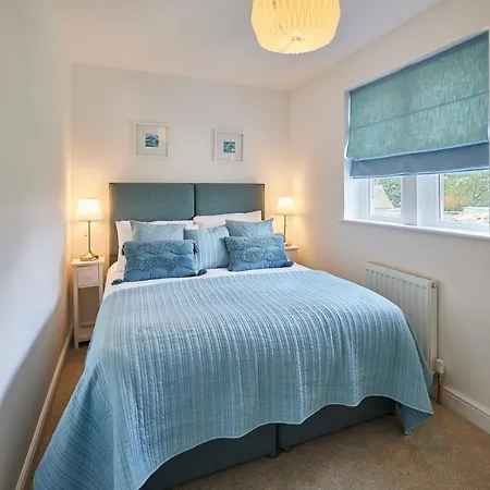 Host & - Clackgill *